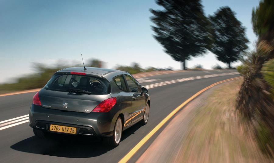  Peugeot 308 GT 2008 года  (фото 23 из 101)